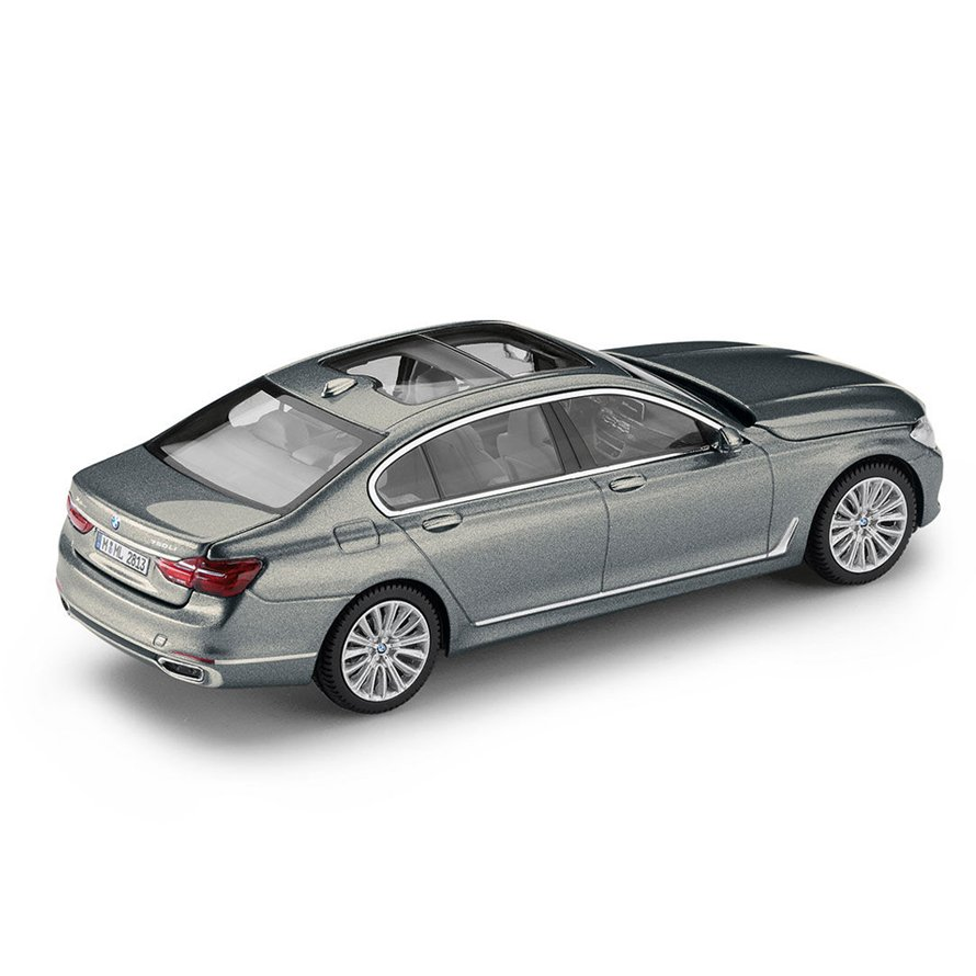 Модель BMW 750 Li (G12), Arctic Grey, Scale 1:43