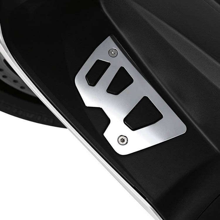 картинка Хромированная вставка подножки BMW C от магазина BMW Collection